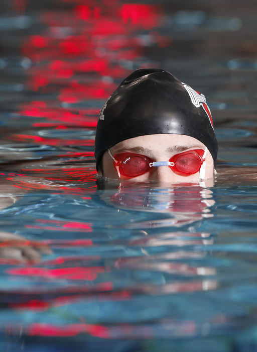 Portrait - HMOhio State senior Zach Holmes practices at the McCorkle Aquatic Pavilion. The swimmer from Houston swam at the Olympic Trials this past summer in the 100 and 200-meter freestyle events.  (Adam Cairns / The Columbus Dispatch)