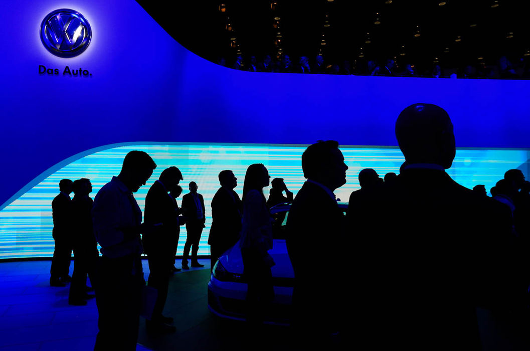 General News - HM - Members of the media and auto industry attend the unveiling of the Volkswagen Beetle Dune at the North American International Auto Show in Detroit.  (Andy Morrison / The (Toledo) Blade)