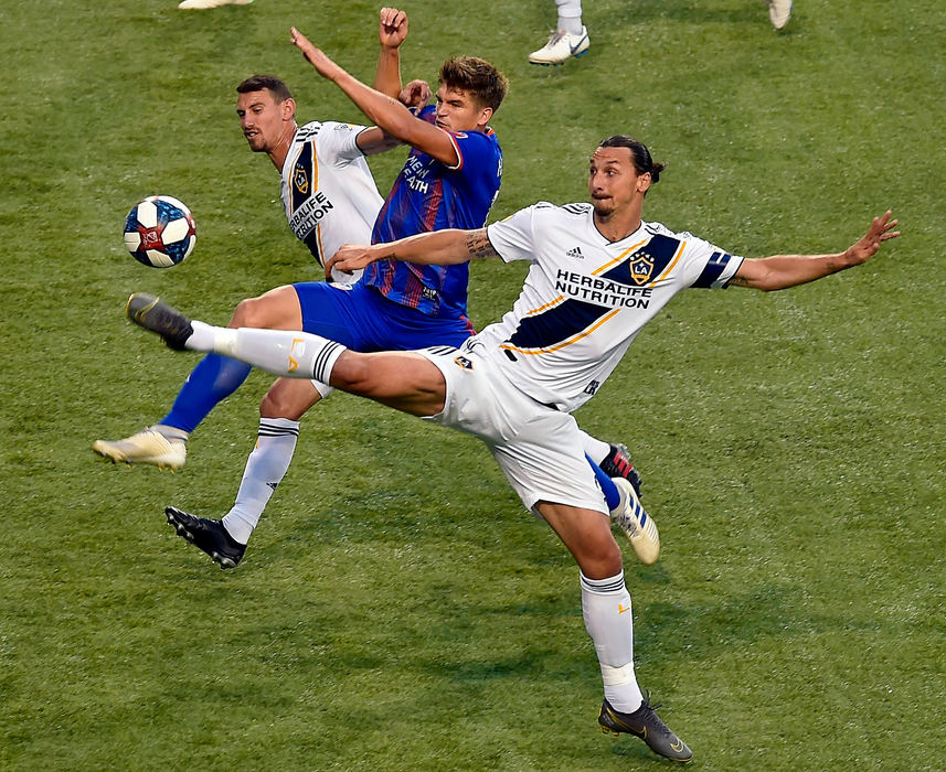 Sports - HMLA Galaxy's Zlatan Ibrahimovic attempts an acrobatic shot on goal against FC Cincinnati. LA Galaxy defeated FC Cincinnati 2-0 at Nippert Stadium in Cincinnati.(Erik Schelkun/Elsestar Images)