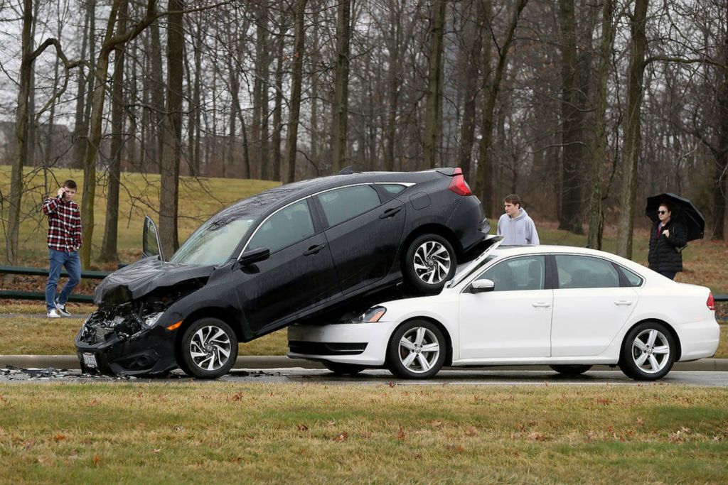 Spot News - HM - No injuries were reported in a six-vehicle crash on Sawmill Parkway between O'Connell Street and Woodcutter Drive that closed southbound traffic in Powell.  (Shane Flanigan / ThisWeek Community News)