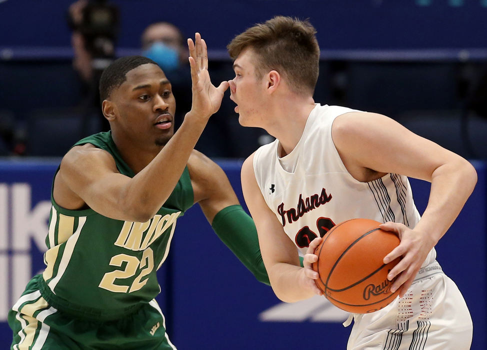 Sports - 1st place - STVM's Malaki Branham (left) guards Shawnee's George Mangas during the first half of a Division II state semifinal, game in Dayton. (Jeff Lange / Akron Beacon Journal)