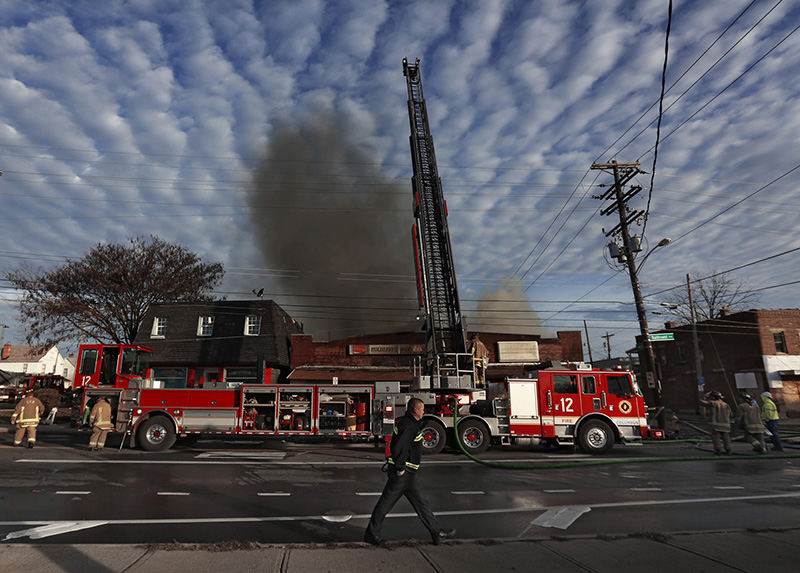 Spot News - 1st place - A fire at Holderby's Tavern on Sullivant Ave knocked out power to 2,700 people on the West side of Columbus  (Tom Dodge / The Columbus Dispatch)