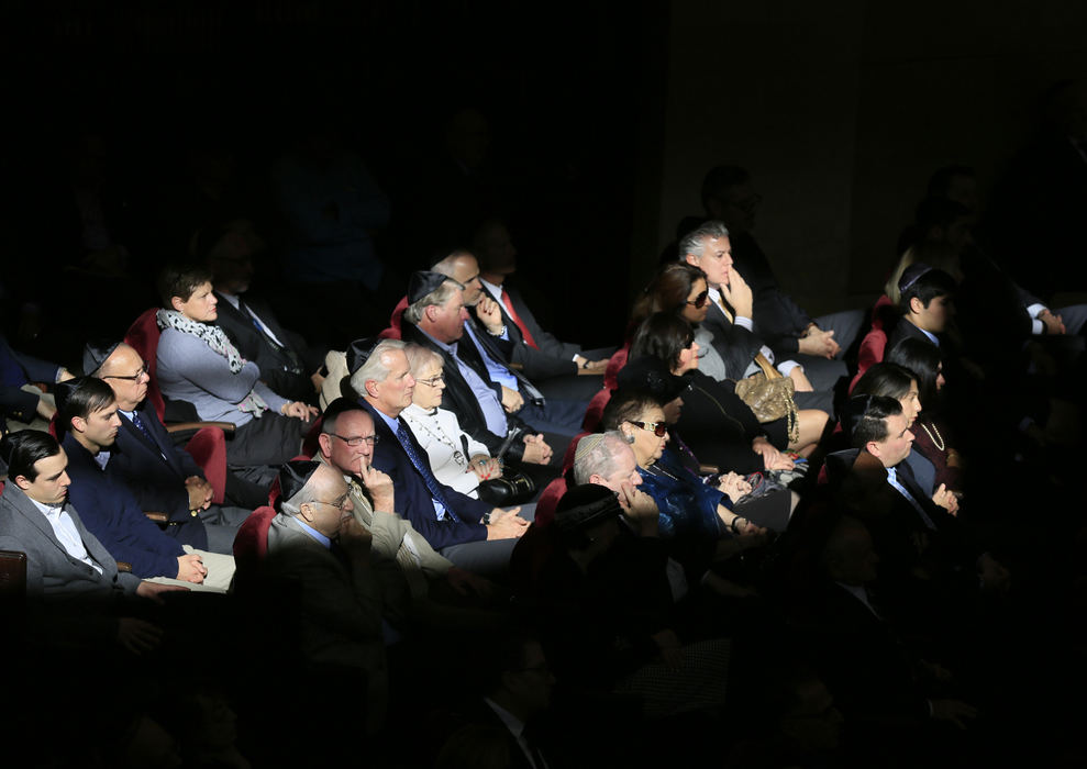 AGeneral News - 2nd place - Funeral attendees listen during the memorial service for Holocaust survivor Murray Ebner at the Congregation Torat Emet in Bexley. (Adam Cairns / The Columbus Dispatch)