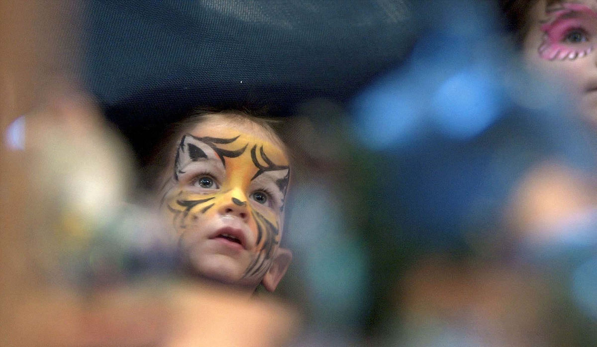 Award of Excellence, Feature Picture Story - Daniel Melograna / The News JournalLuke Ervin, 2, is in awe as he enters the Mickey Shop at Disney World in Orlando, Fl.