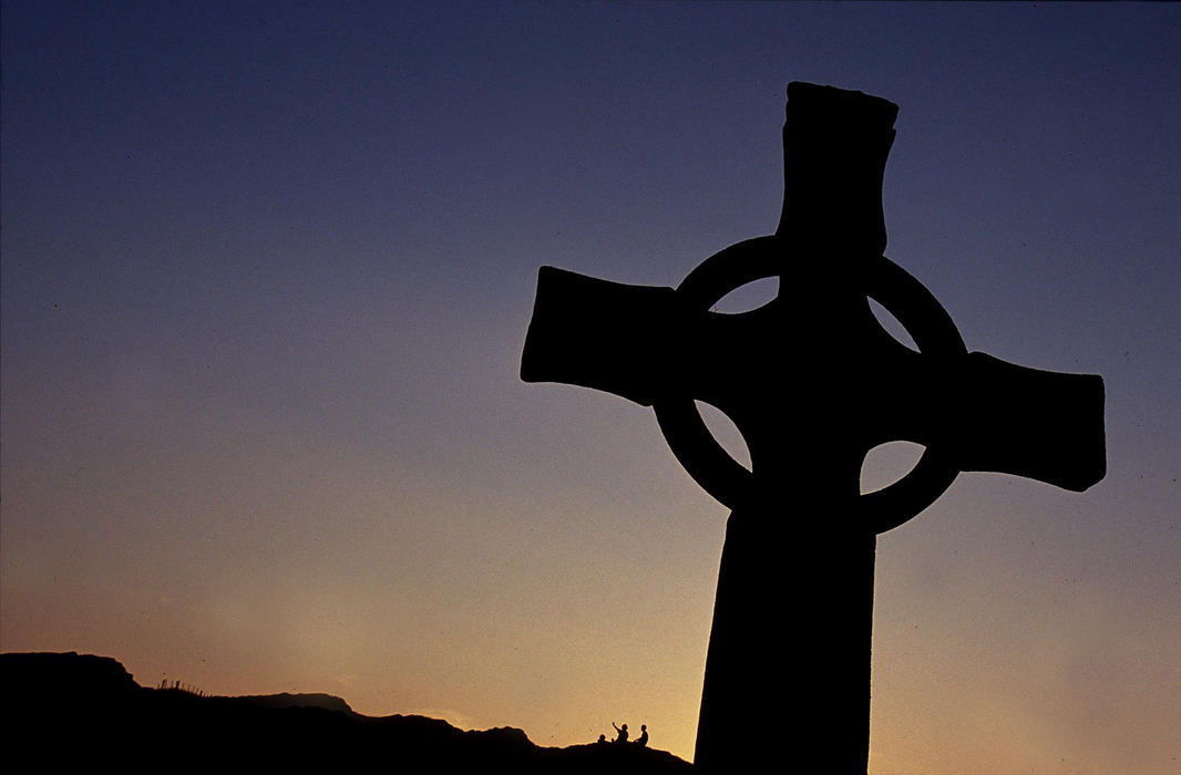 Third Place, Student Photographer of the Year - Robert Caplin / Ohio UniversityPeople sit atop a hill before services at Iona Abby on Iona Island in Scotland.