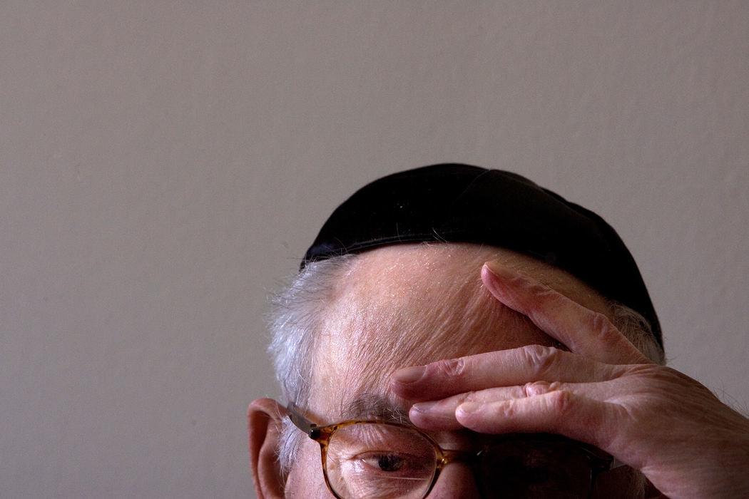 First Place, Feature Picture Story - Mike Levy / The Plain DealerFrank Moss holocaust survivor.