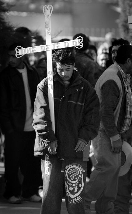 Second Place, News Picture Story - Carrie Cochran / Cincinnati EnquirerSergio Davila Duenas lost his two brothers: Jose de Jesus, 21, and Manuel Davila Duenas, 31. He is one of only two men left in the family -- he and his brother Jose Luis. His father died almost eight years ago. 