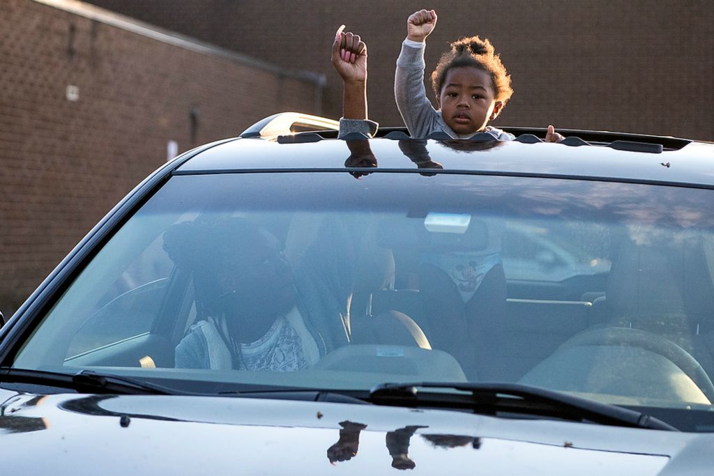 First place, News Picture Story - Gaelen Morse / Reuters, "Ma’Khia Bryant "A vigil is held for 16-year-old Ma’Khia Bryant, who was shot and killed by a Columbus Police officer the day before, in Columbus on April 21, 2021.