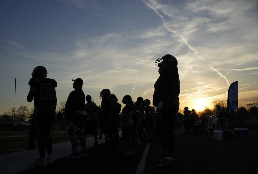 Sports Picture Story - Second Place, “Columbus Chaos”The sun sets on a game between the Columbus Chaos and the. Derby City Dynamite women's football teams. (Barbara J. Perenic / The Columbus Dispatch)