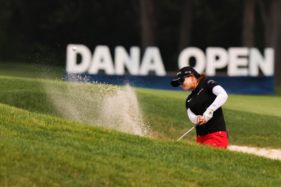 Award of Excellence - Ron Kuntz Sports Photographer of the Year Sei Young Kim chips from the bunker on the no. 18 hole during the final round of the Dana Open at Highland Meadows Golf Club in Sylvania on Sunday, July 16, 2023.  (Rebecca Benson / The Blade)